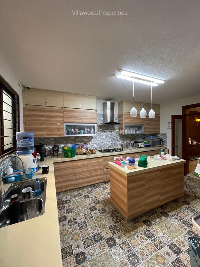 6 Bed Townhouse with En Suite in Lavington - 4