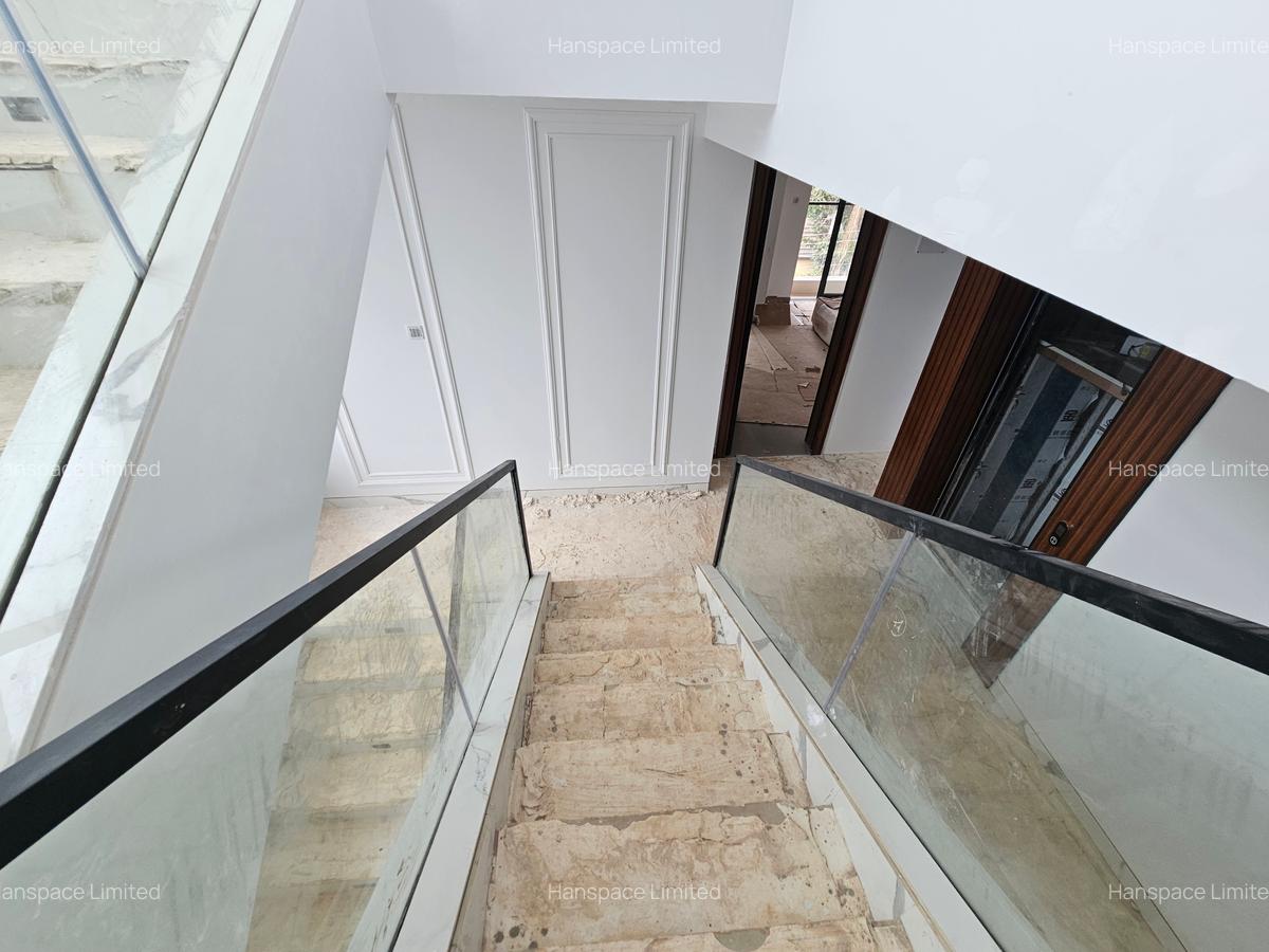 5 Bed Villa with En Suite in Lavington - 7