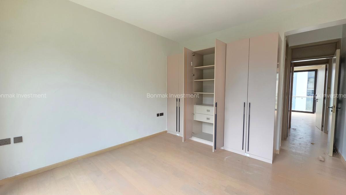 4 Bed Townhouse with En Suite at Lavington Green - 17