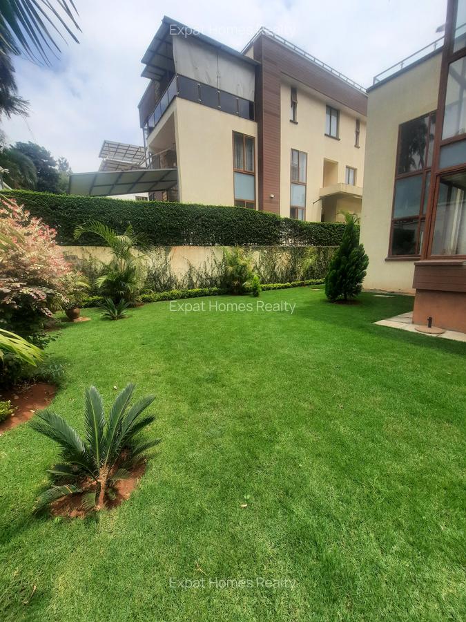 6 Bed Villa with En Suite in Lavington - 3