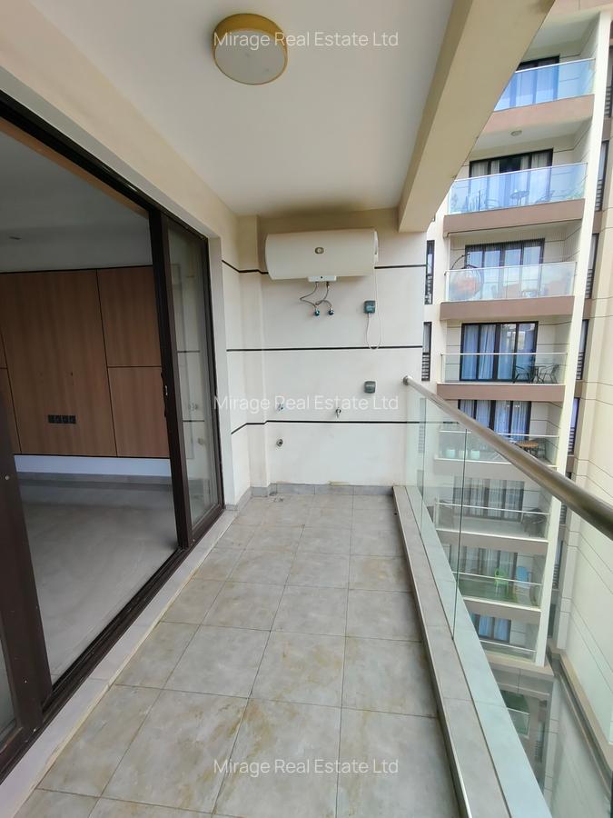 3 Bed Apartment with En Suite in Riverside - 9
