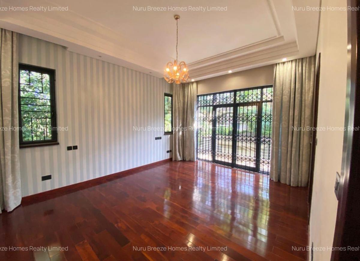 5 Bed House with En Suite in Runda - 4