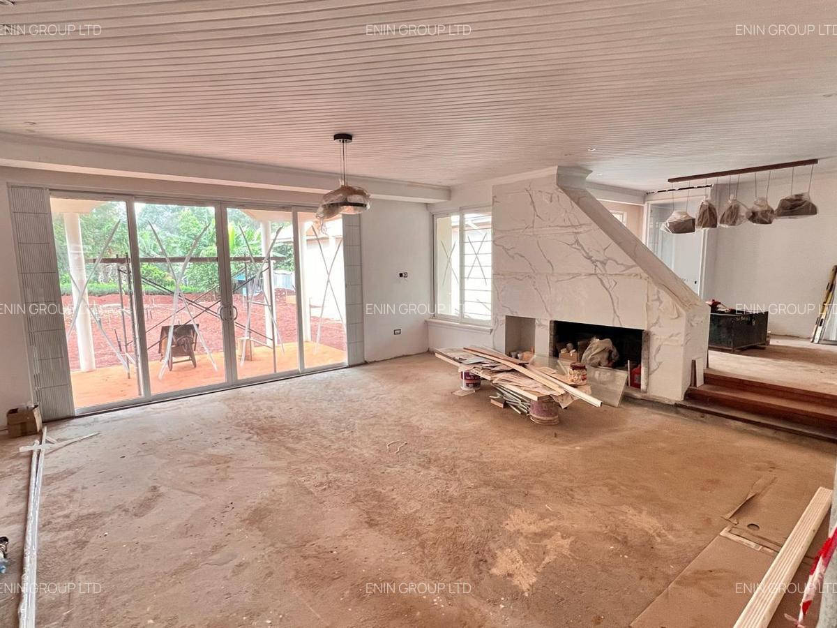 4 Bed House with En Suite at Loresho Crescent - 3