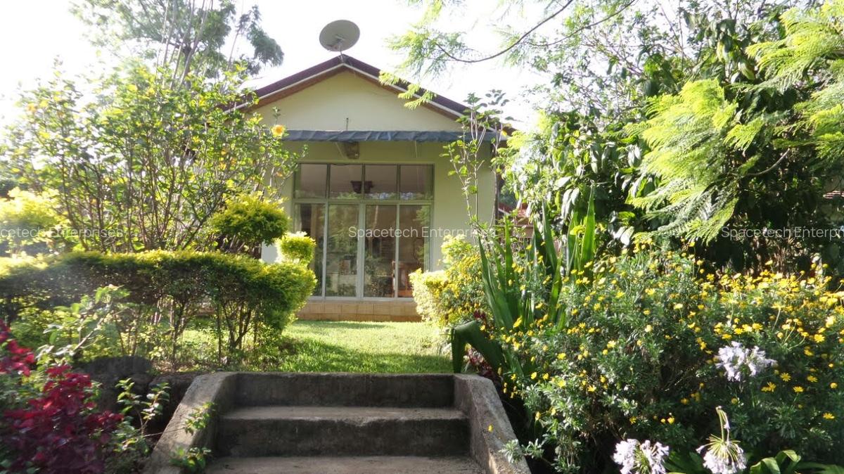 2 Bed House with Garden in Lavington - 3