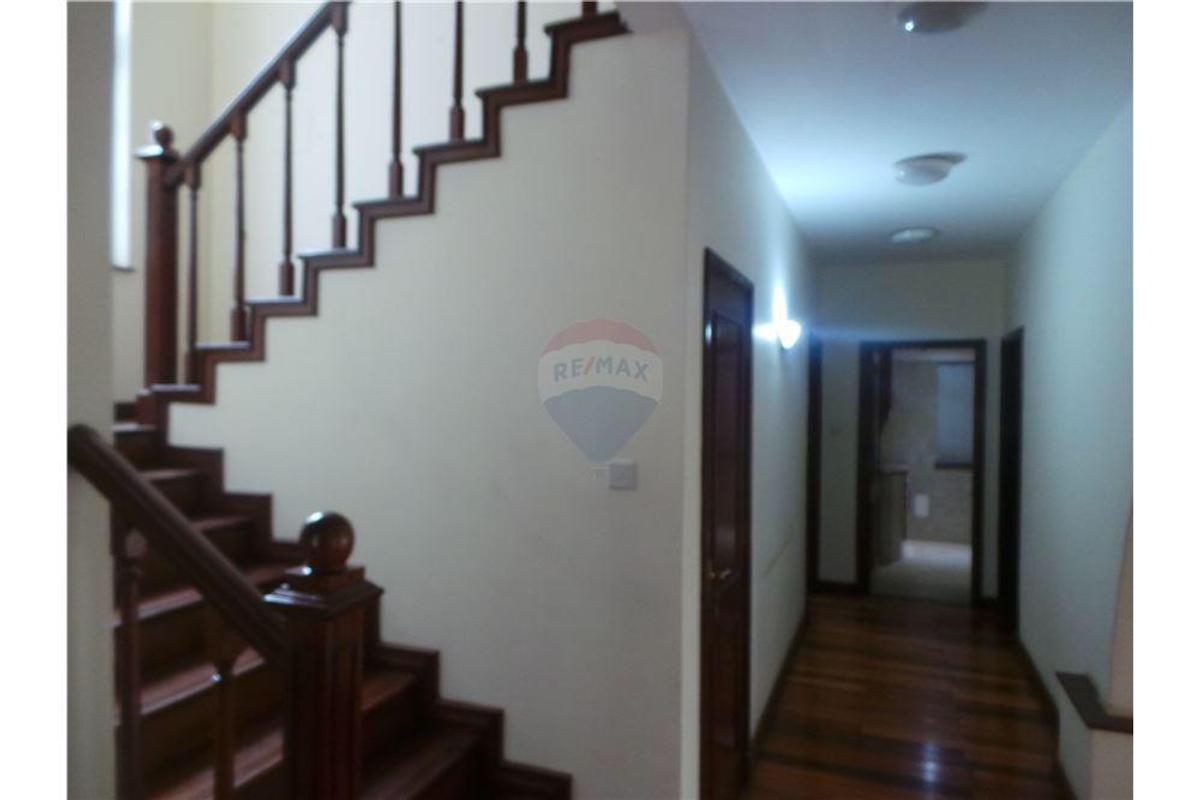 4 Bed Townhouse with En Suite in Westlands Area - 14