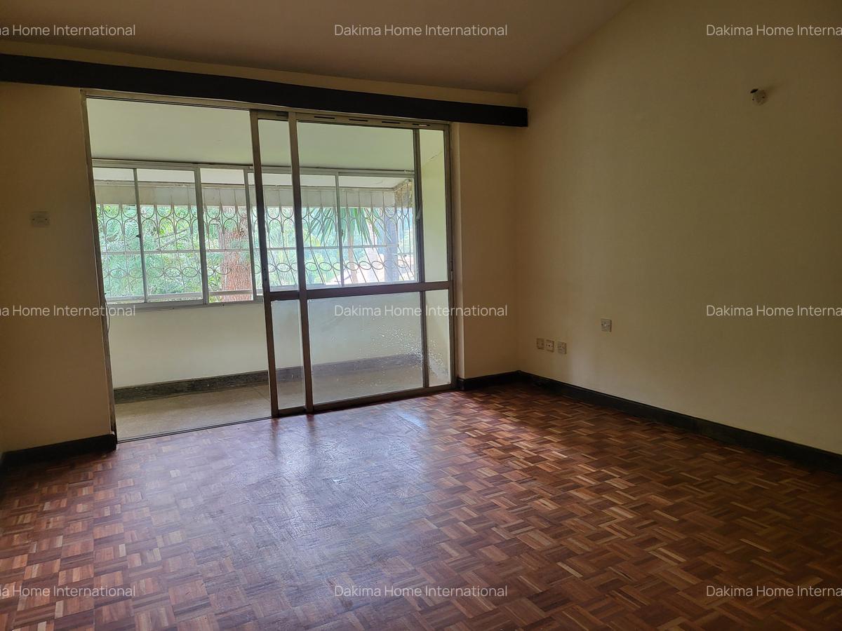 4 Bed Townhouse with En Suite in Spring Valley - 15