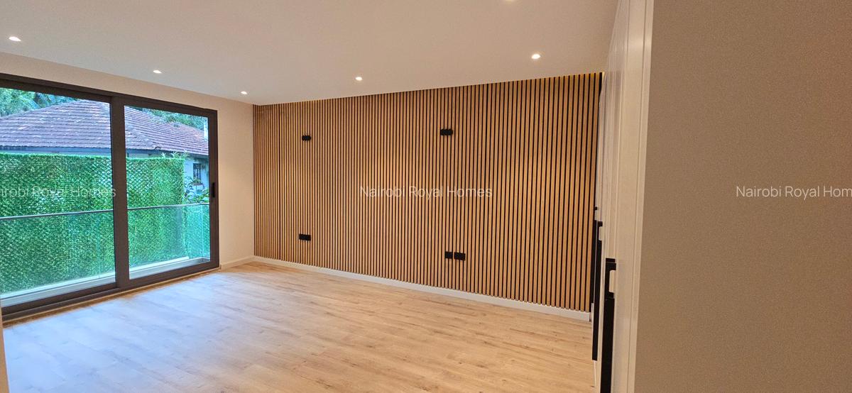 5 Bed House with En Suite at Lavington Convent Drive - 20