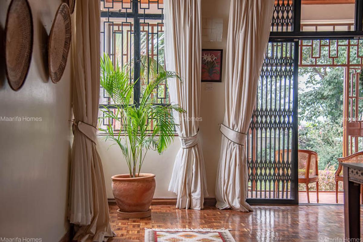 5 Bed House with En Suite in Runda - 7
