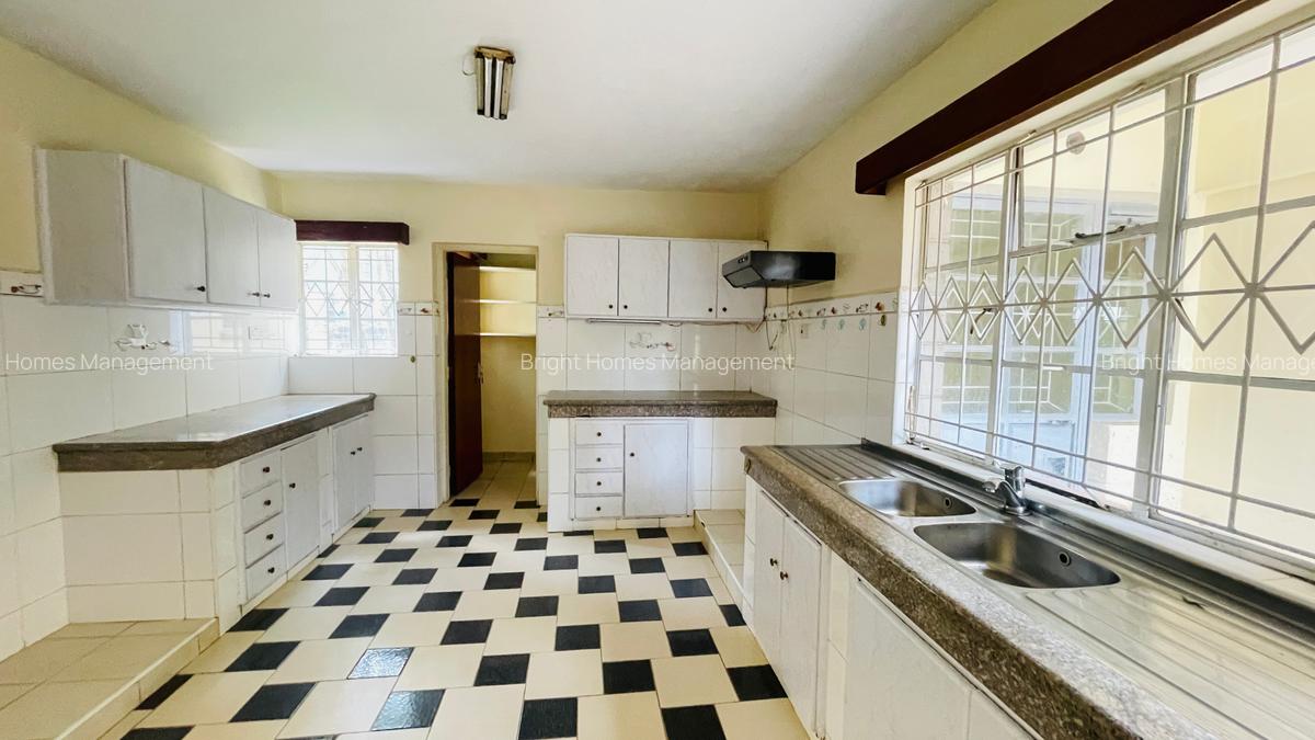5 Bed Townhouse with En Suite in Lavington - 8