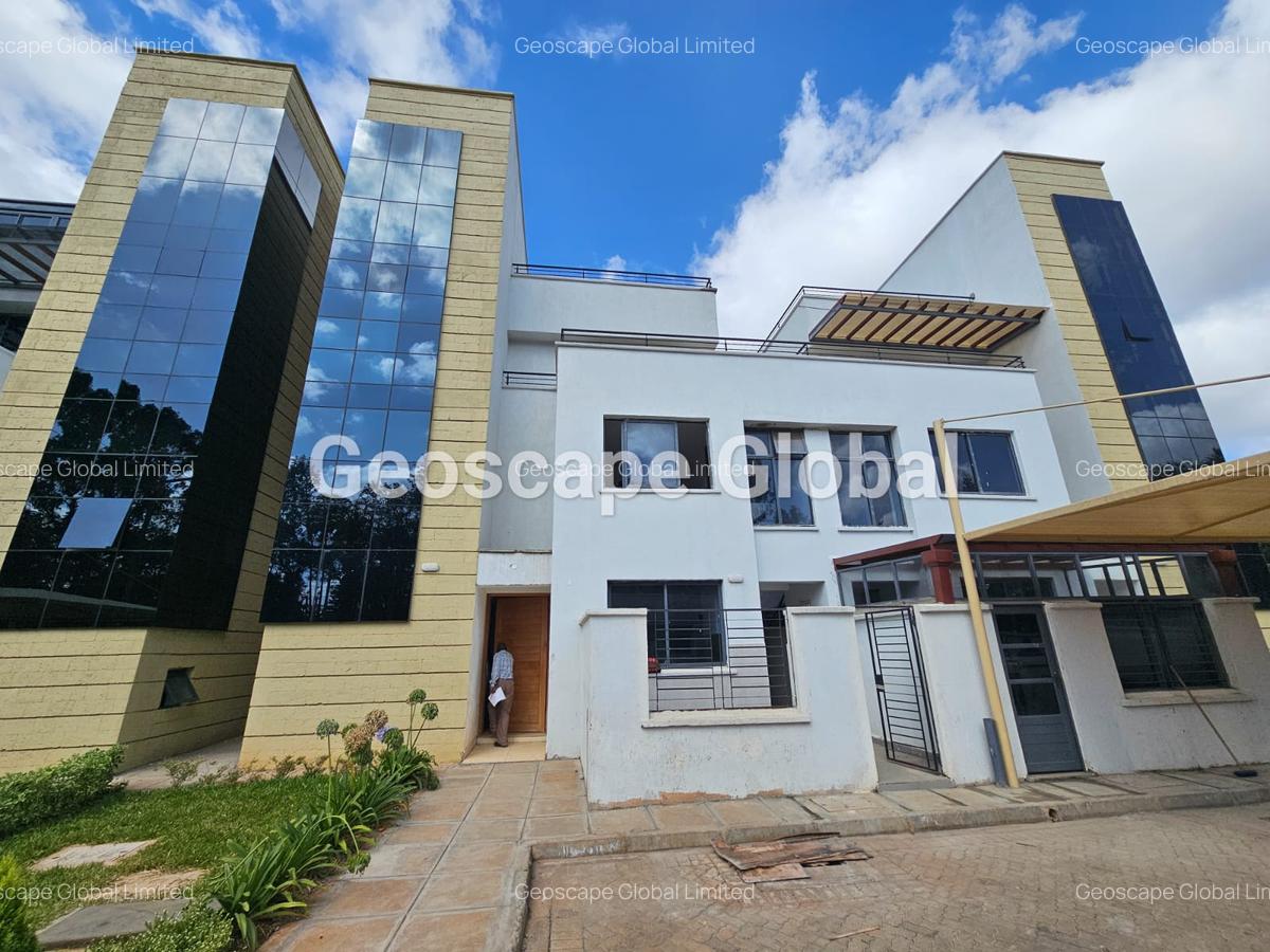 5 Bed Townhouse with En Suite in Lavington - 13