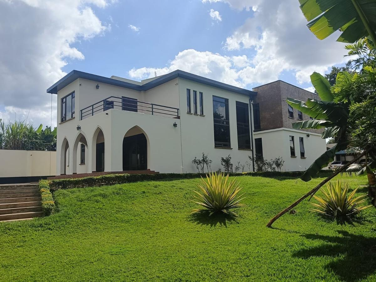 5 Bed House with En Suite at Runda - 2