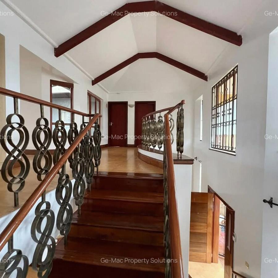 5 Bed House with En Suite in Runda - 8