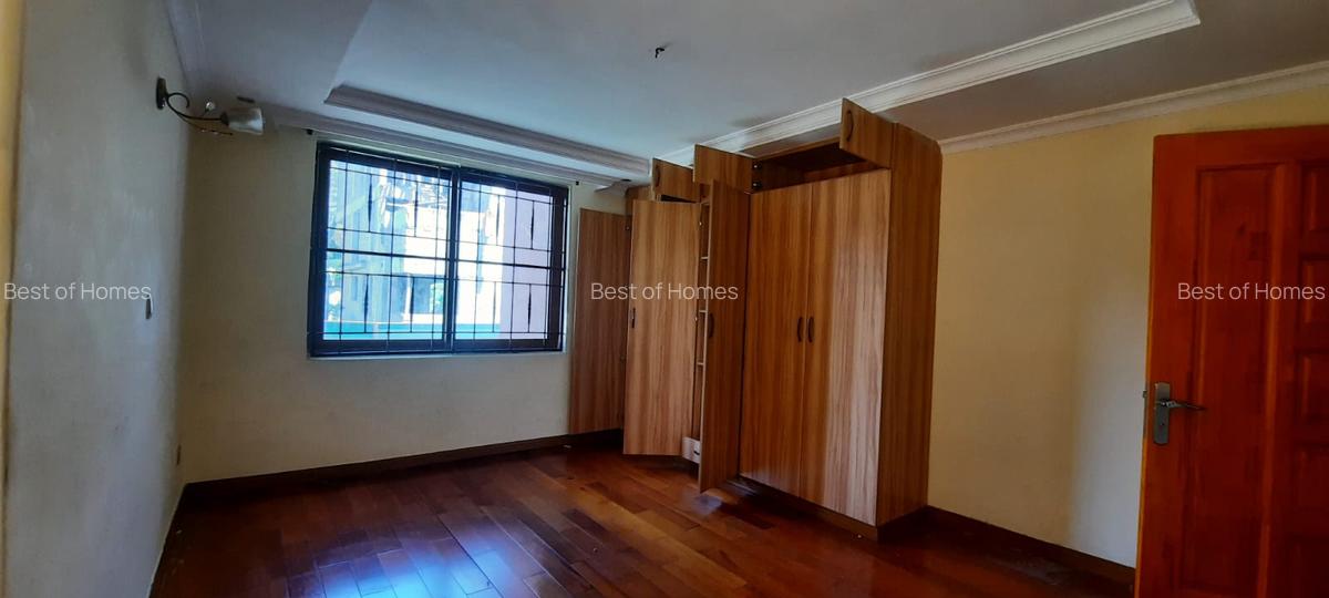 5 Bed Townhouse with En Suite in Lavington - 4