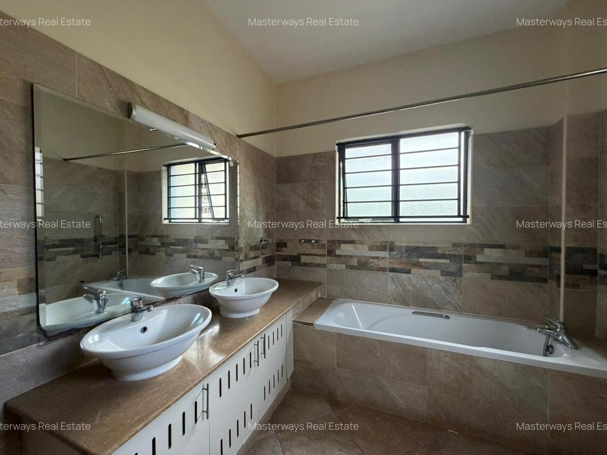 3 Bed Apartment with En Suite in Westlands Area - 13