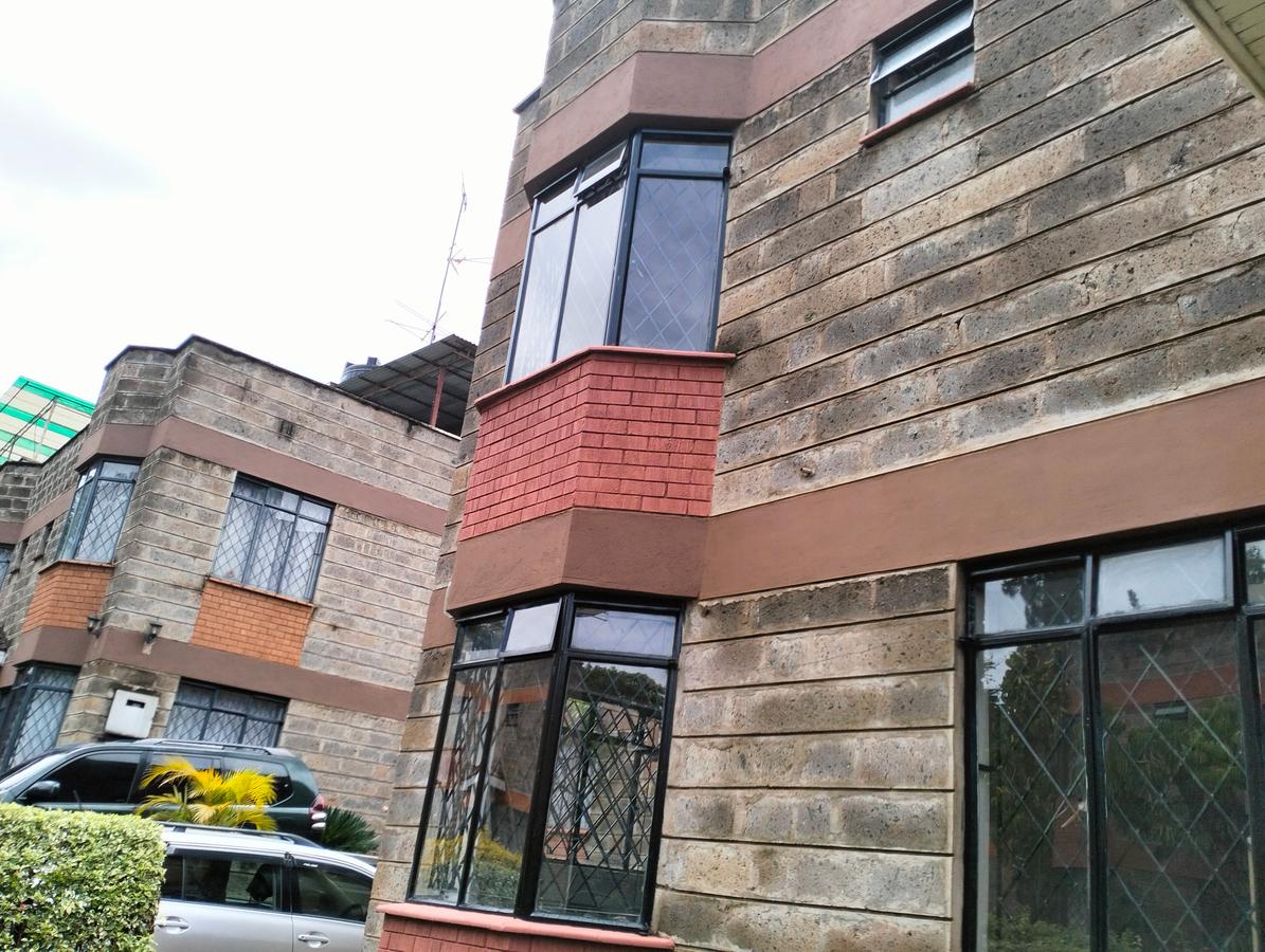 4 Bed Townhouse with En Suite in Lavington - 10