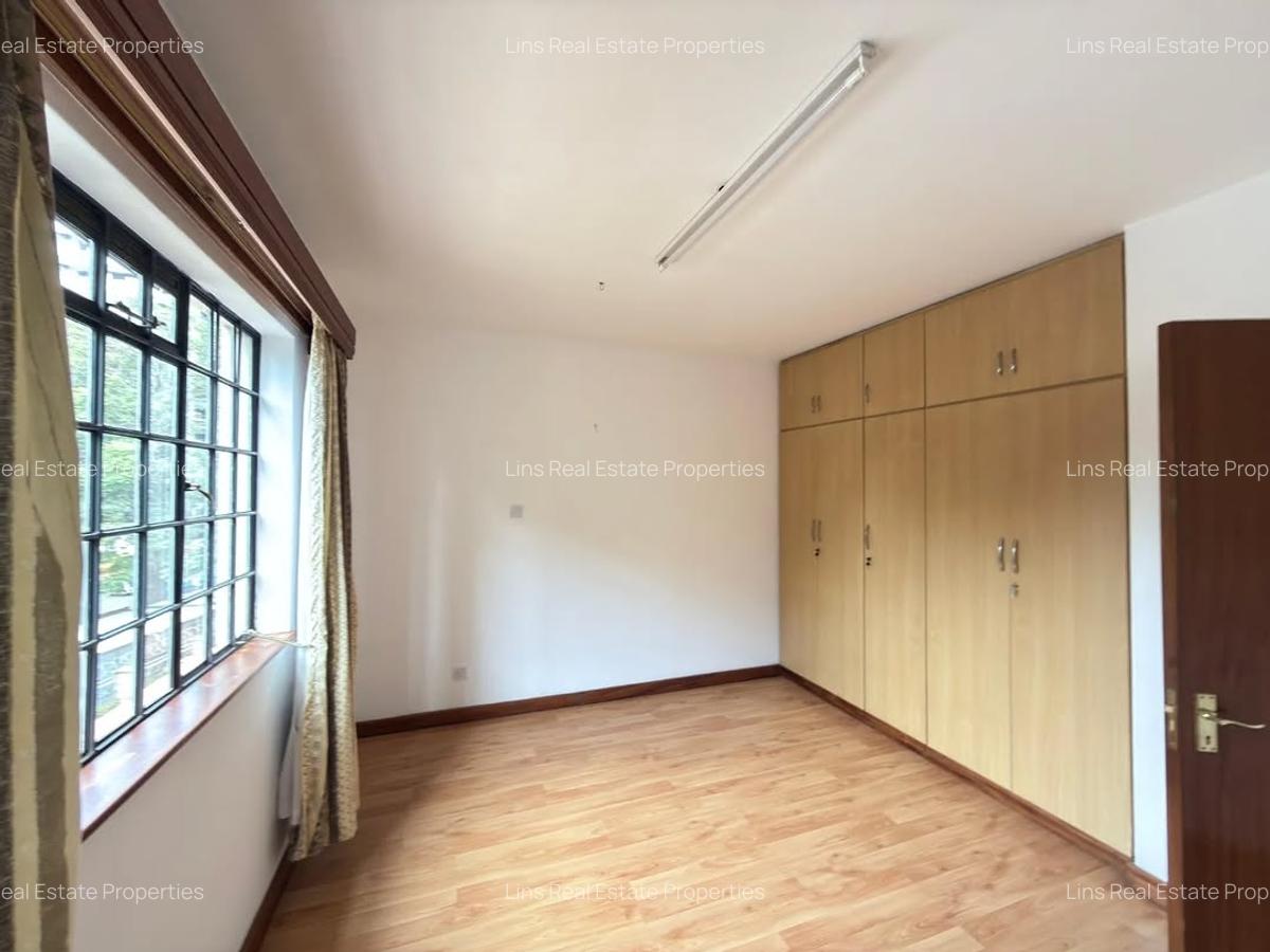 Serviced 3 Bed Apartment with En Suite in Spring Valley - 8