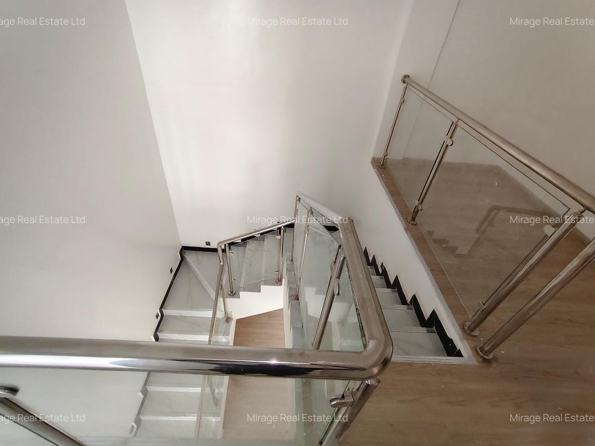 5 Bed Apartment with Staff Quarters in Parklands - 17