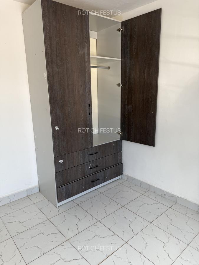 6 Bed House with En Suite at Membley - 10