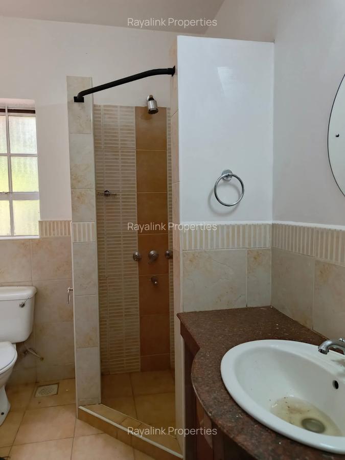 5 Bed House with En Suite at Westlands - 15