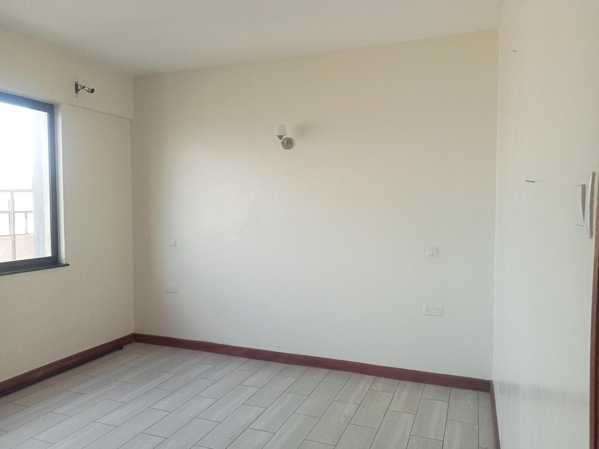 3 Bed Apartment with En Suite at Parklands - 10