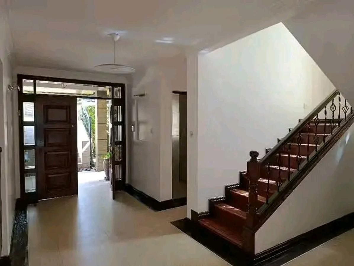 4 Bed House with En Suite at Rosslyn Lonne Tree - 4