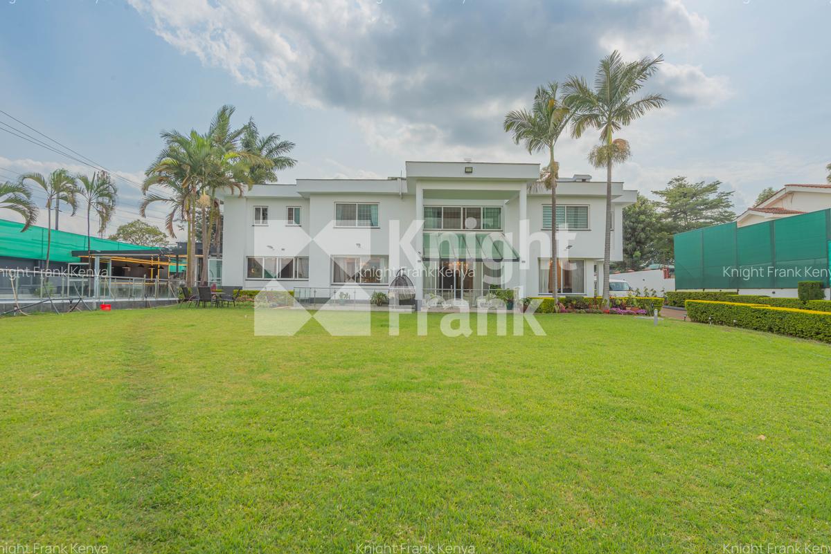 7 Bed House with En Suite at Un Crescent - 20