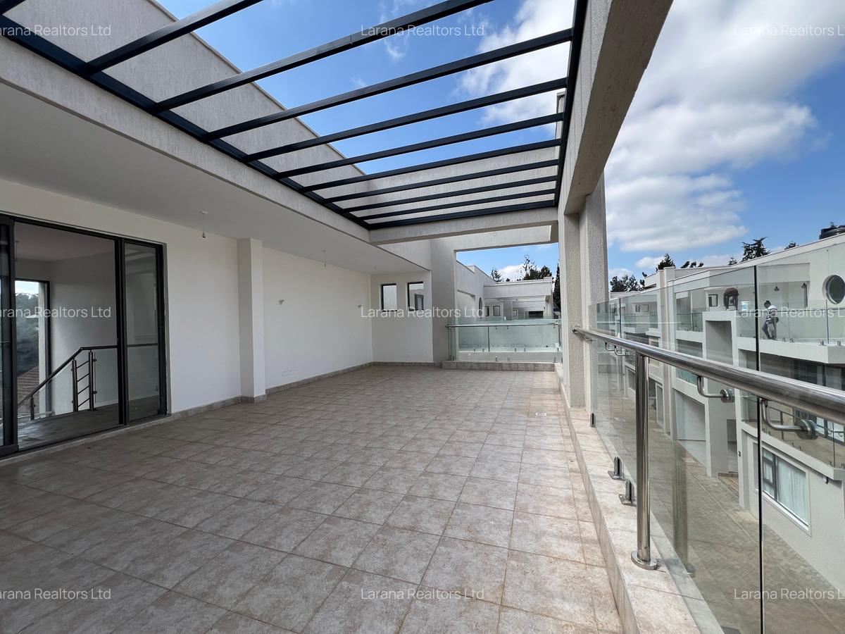 6 Bed Townhouse with En Suite in Lavington - 19