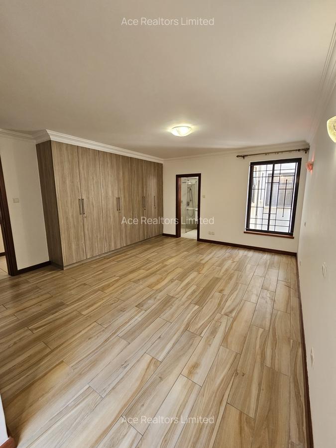 4 Bed Apartment with En Suite at General Mathenge - 14
