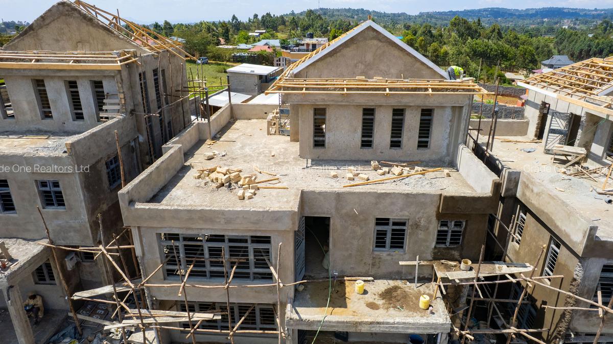 5 Bed Townhouse with En Suite at Karai - 13