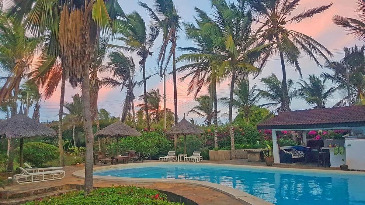 6 Bed Villa with En Suite in Watamu - 10