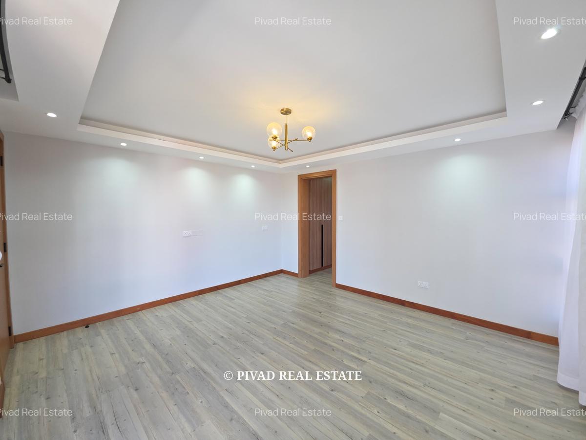 4 Bed Townhouse with Swimming Pool in Membley - 8