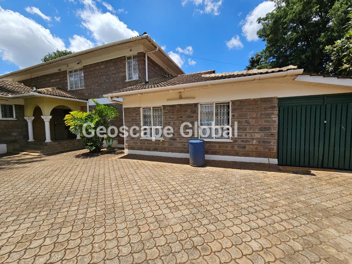 4 Bed House with En Suite in Runda - 3