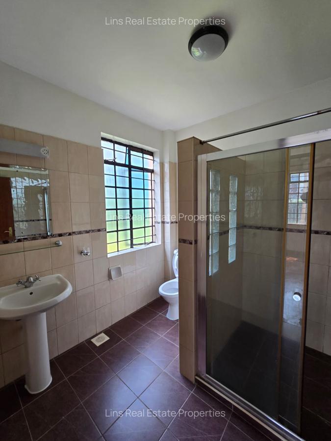 5 Bed Townhouse with En Suite in Lavington - 7