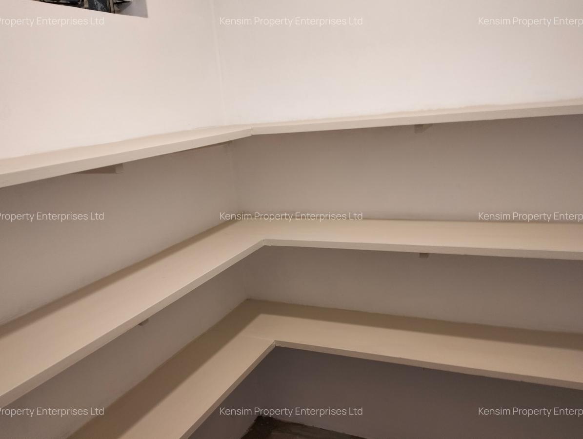 4 Bed Townhouse with En Suite in Lavington - 10