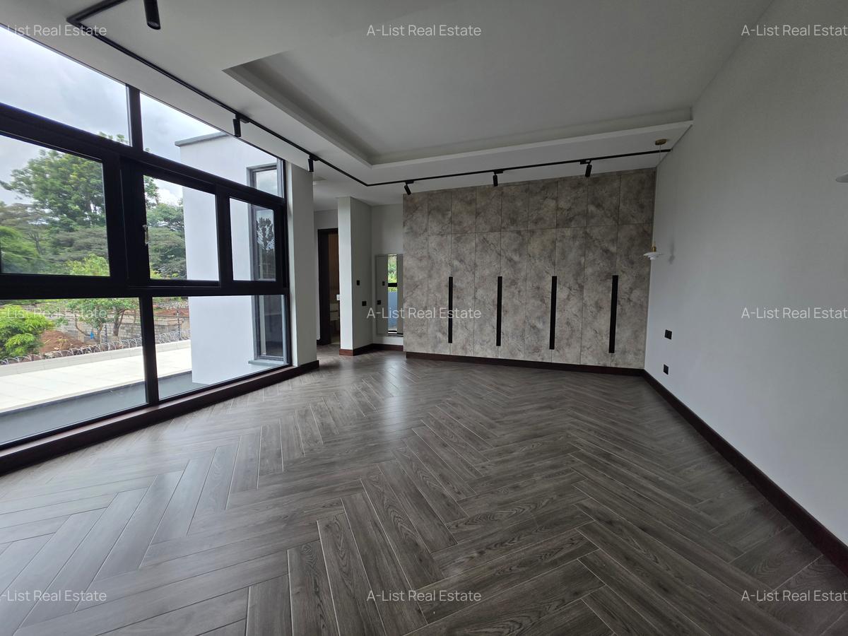 6 Bed House with En Suite at Nyari - 17