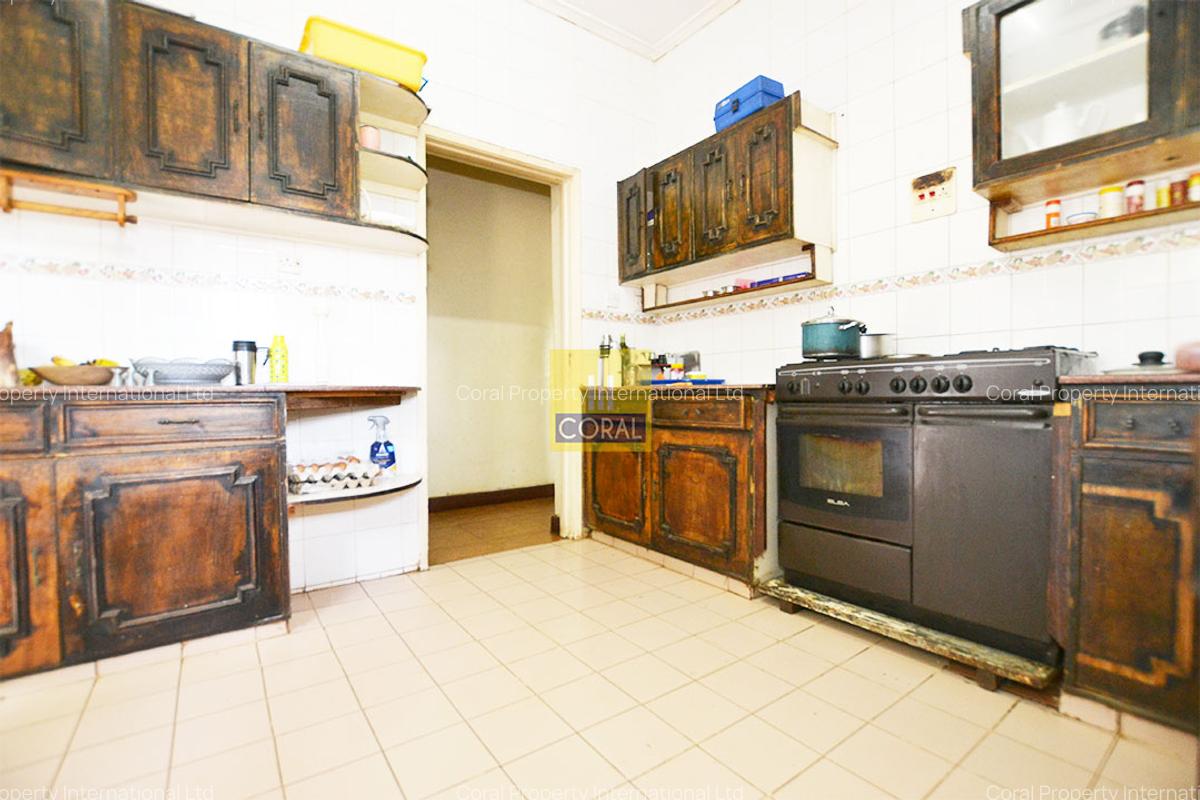 5 Bed House in Riverside - 8