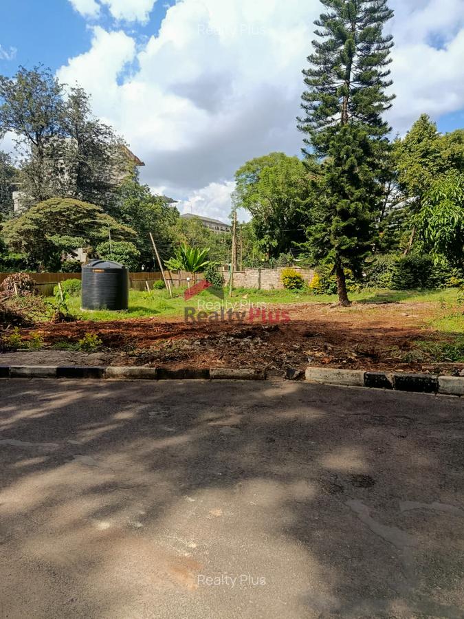 Commercial Property with Parking in State House - 2