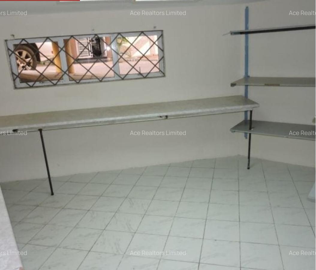 4,000 ft² Office with Backup Generator at Riverside Drive - 10