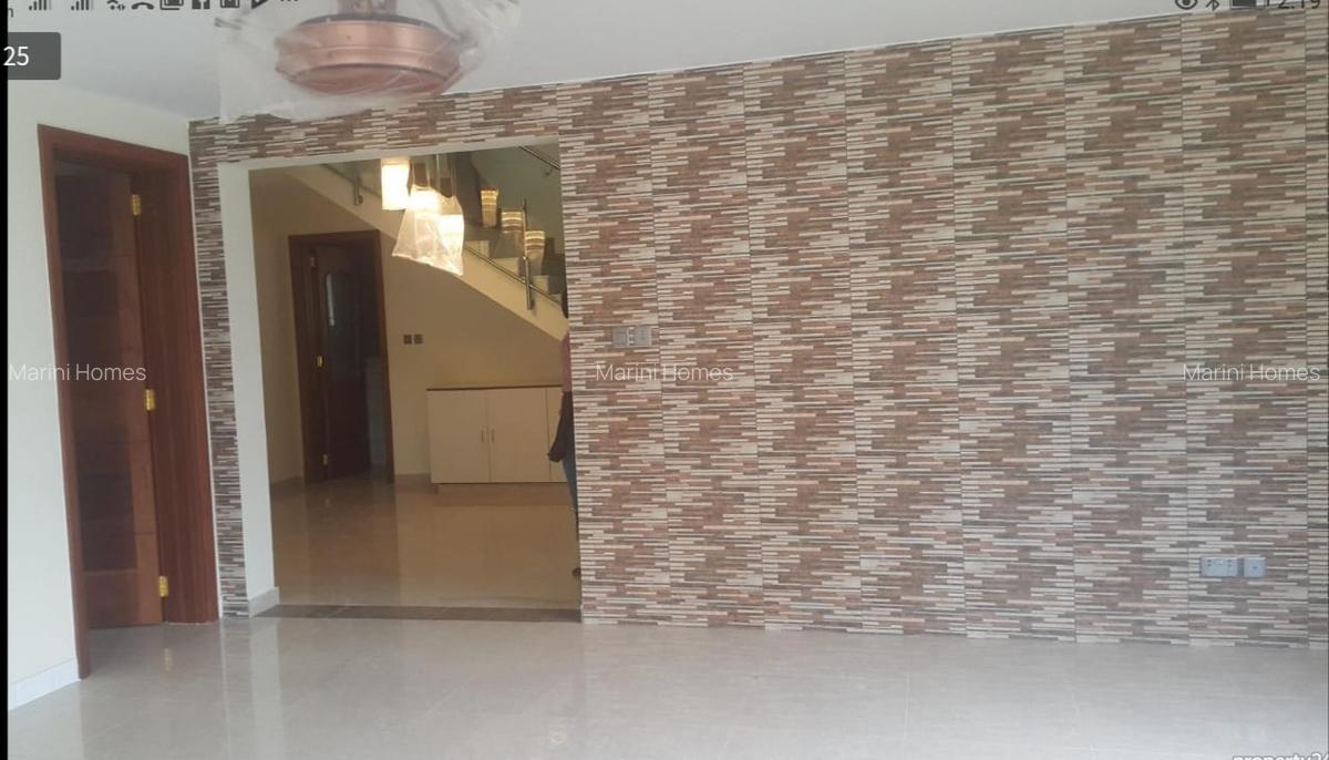 5 Bed Townhouse with En Suite in Lavington - 4