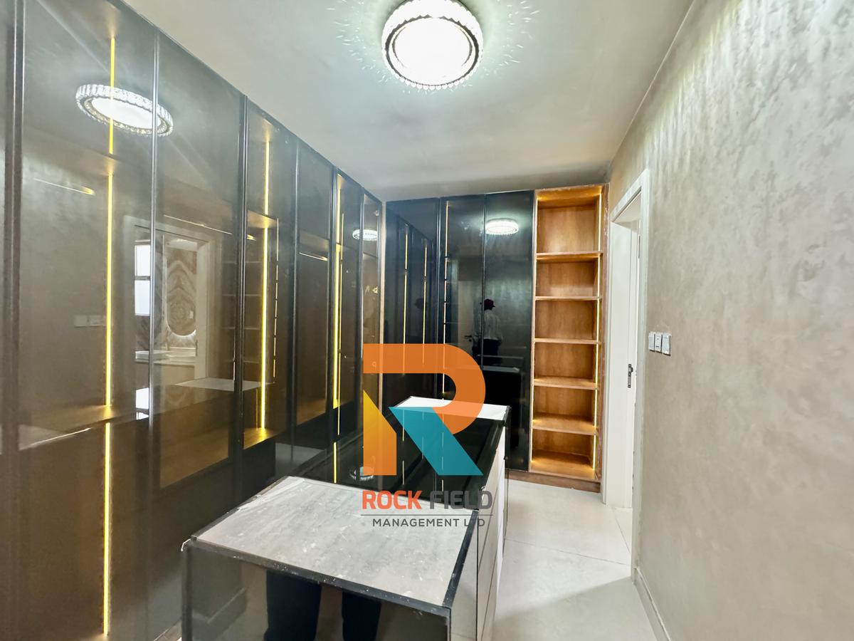 4 Bed Apartment with En Suite in General Mathenge - 17