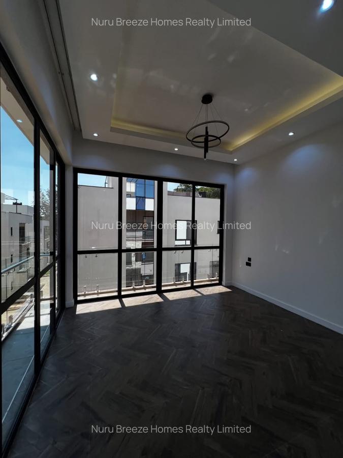 4 Bed Townhouse with En Suite in Lavington - 7