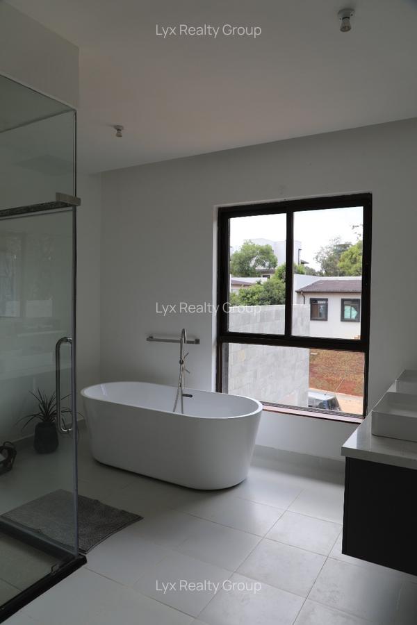 5 Bed Villa with En Suite in Karen - 10