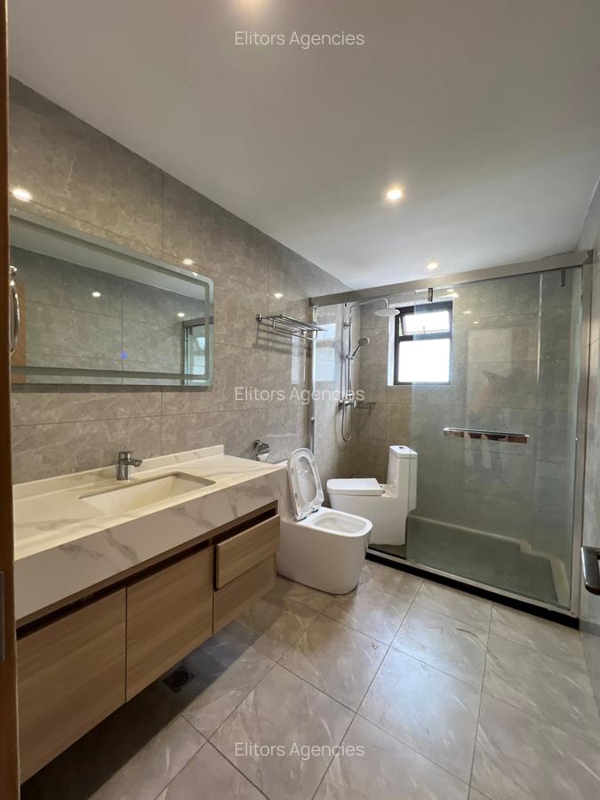 3 Bed Apartment with En Suite at Riverside Dr - 12