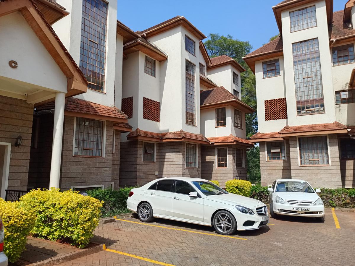 2 Bed Apartment with En Suite in Rhapta Road