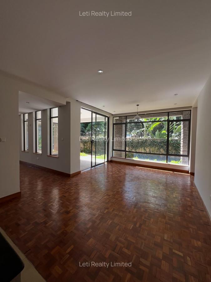 5 Bed Townhouse with En Suite in Lavington - 4