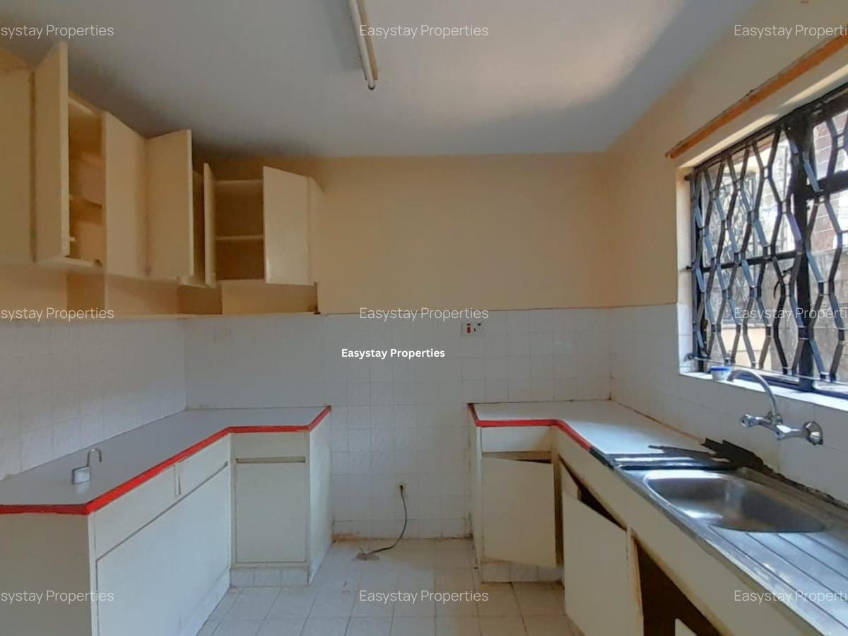 2 Bed Apartment with En Suite in Lavington - 7
