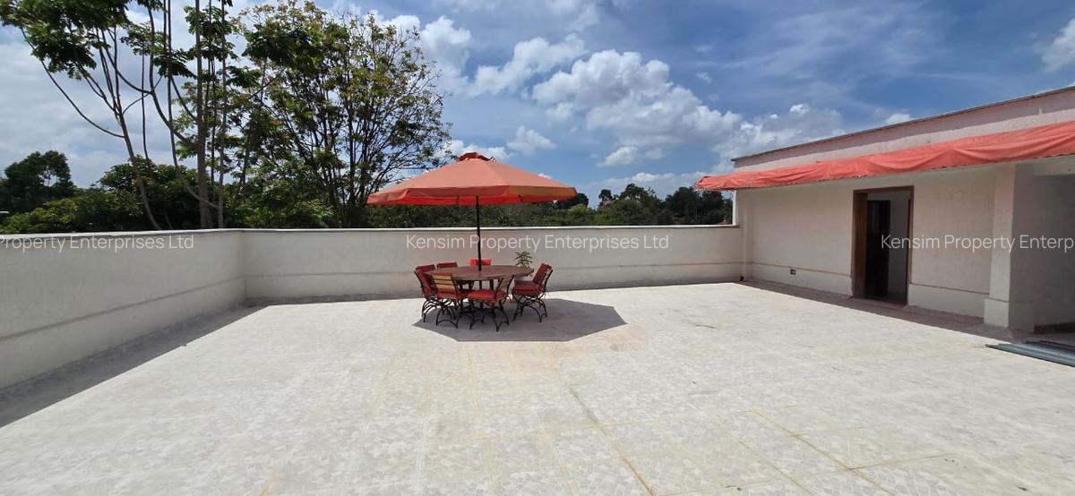 5 Bed House with En Suite in Runda - 20