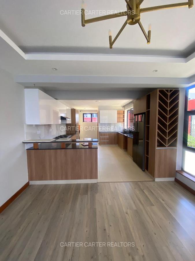 4 Bed House with En Suite in Membley - 1