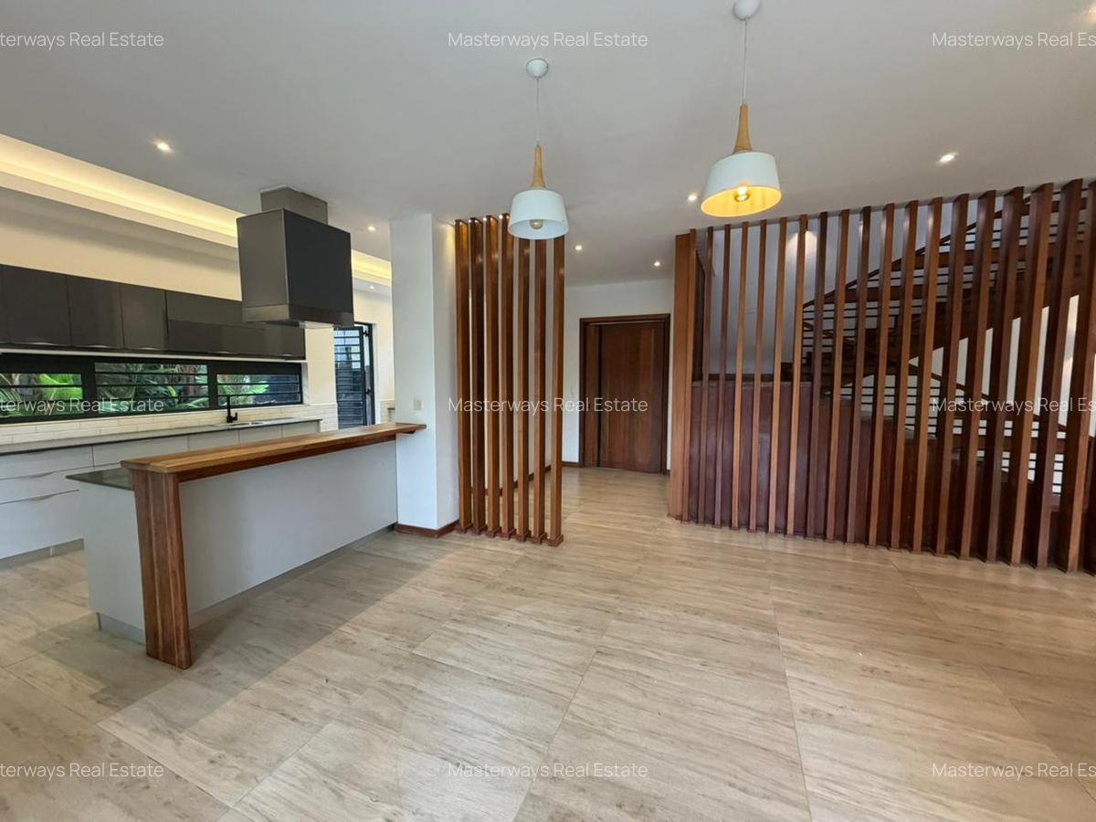 3 Bed House with En Suite in Rosslyn - 6
