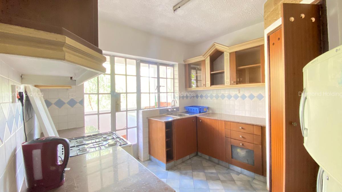 Serviced 2 Bed Apartment with En Suite at Brookside - 2